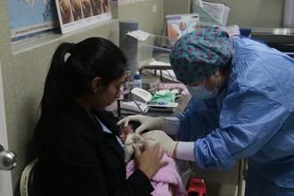 Evaluación auditiva de más de 11,000 recién nacidos en Perú por Fundación Sanitas y UNICEF