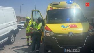 Fallece conductor atrapado en accidente de furgoneta y camión en Madrid