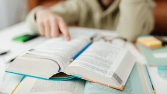 Listado provisional de ayudas escolares en Galapagar para 2025-2026