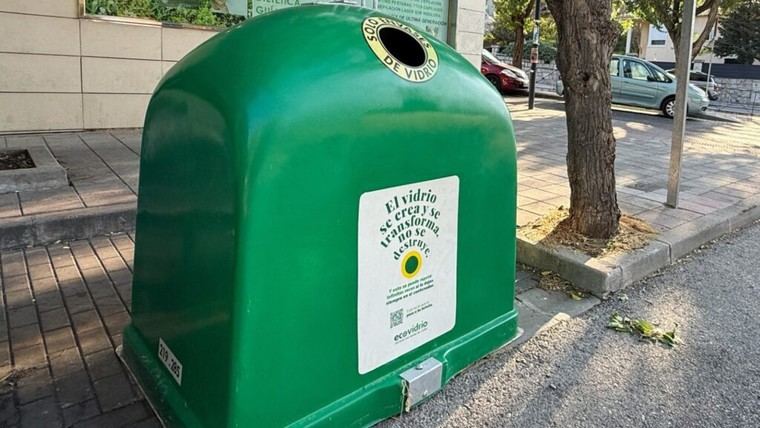 Galapagar instala 15 nuevos contenedores de vidrio para mejorar el reciclaje y la estética urbana