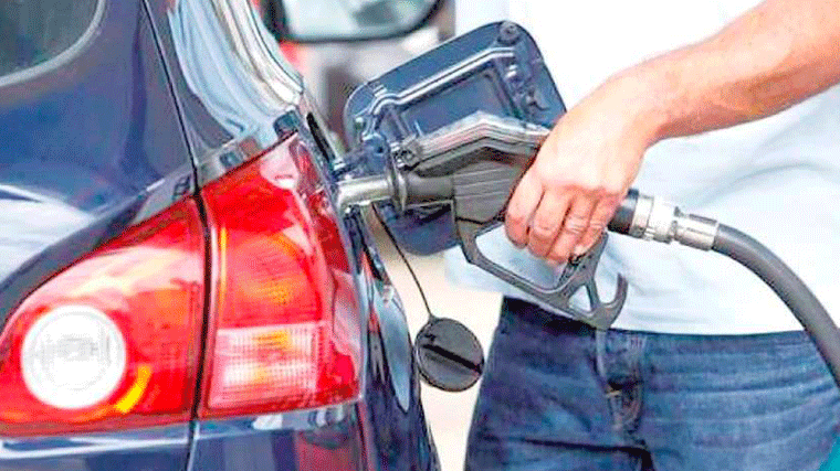 La gasolina se desboca y el diesel sigue siendo el más caro de la UE