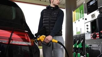 Nuevos récords de la gasolina que sube un 4,41% y el gasóleo un 6,68%