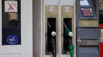 La gasolina marca un nuevo mínimo anual y acumula un descenso del 11,5%