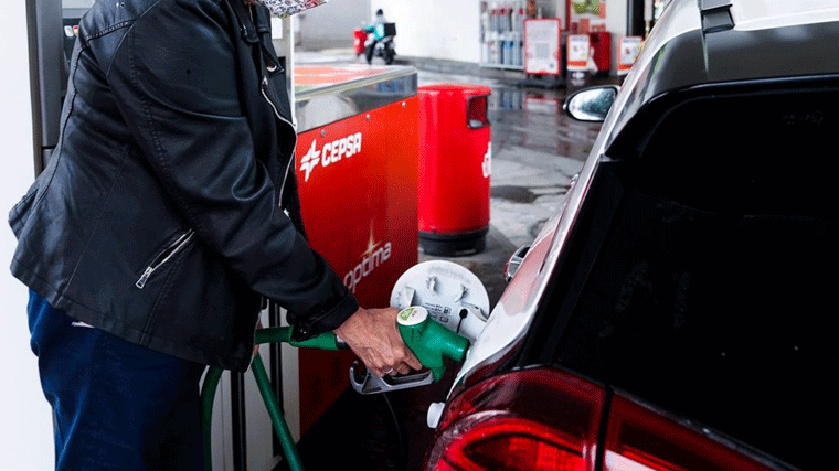 El precio de los carburantes se encarece un 5% y el diesel se acerca a los 2€