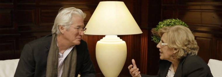 Carmena pide a Gere que invite al Dalai Lama a su Foro de Paz