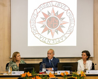 UNED motiva a egresados de Economía a enfrentar el futuro con rigor y espíritu crítico