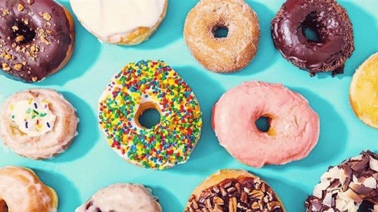 ¿Qué alimentos tienen más azucares y grasas saturadas?