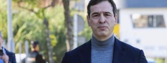 El hermano de Pedro Sánchez, procesado por la presunta adjudicación irregular de una plaza en la Diputación de Badajoz