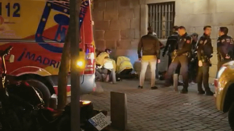 Un detenido y dos heridos por arma blanca en una reyerta en el centro de Madrid