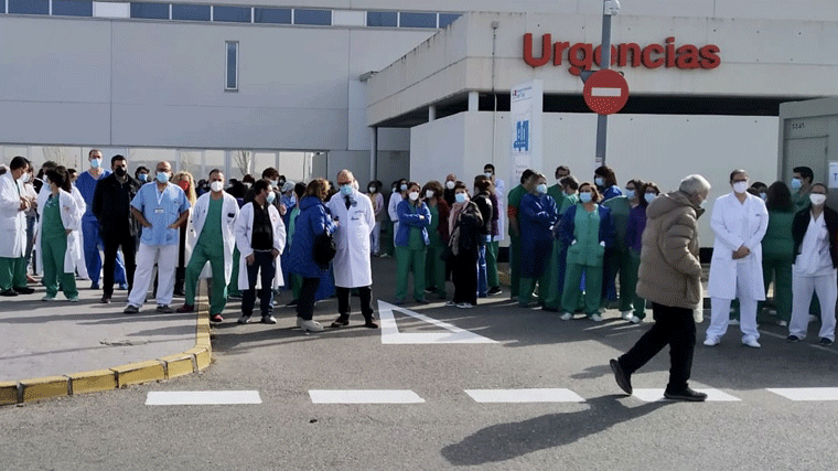 Trabajadores del Hospital del Tajo se concentran por la falta de médicos