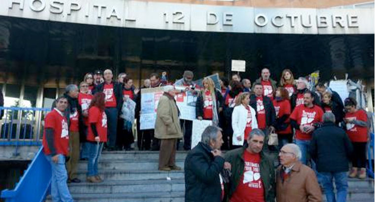 Afectados por la hepatitis C: Más de 50 días de encierro en el 12 de Octubre