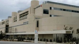 El Hospital suspendió su actividad quirúrgica el lunes por el positivo de un cirujano