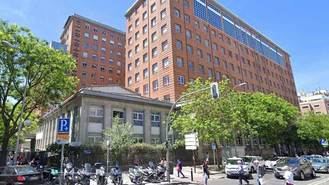 Trabajadores de La Princesa y vecinos se concentran ante el 