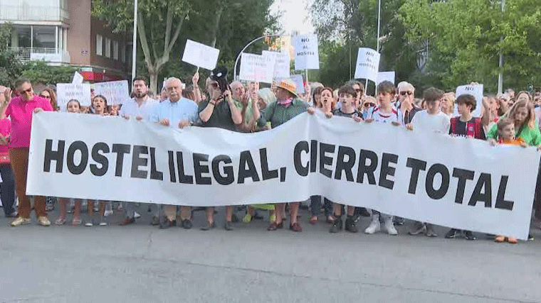 El Ayuntamiento dicta orden de cese de actividad contra el hostel del Parque de las Avenidas