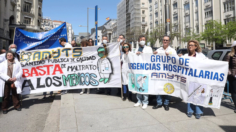 Arranca la huelga de médicos tras el 'caos' en el inicio de las urgencias extrahospitalarias