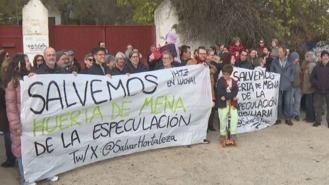 Entidades ciudadanas de Hortaleza entregarán 6.000 firmas para proteger la centenaria Huerta de Mena