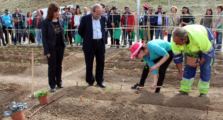 Inaugurados 70 huertos comunales para desempleados 