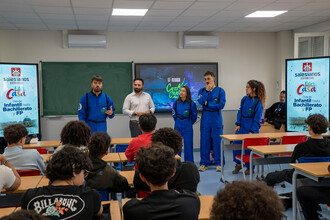 Los Cazacracks regresan a las aulas para impulsar carreras en videojuegos