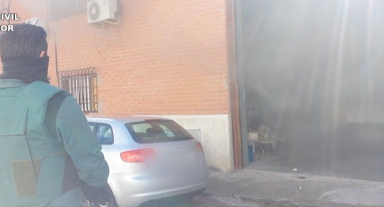 Una familia detenida por incendiar una nave llena de marihuana 