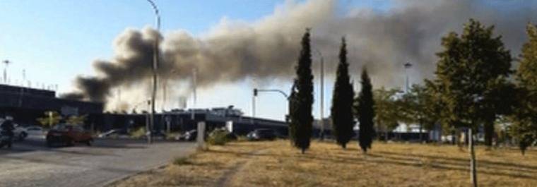 Un autobús de la EMT arde en las cocheras de Sanchinarro