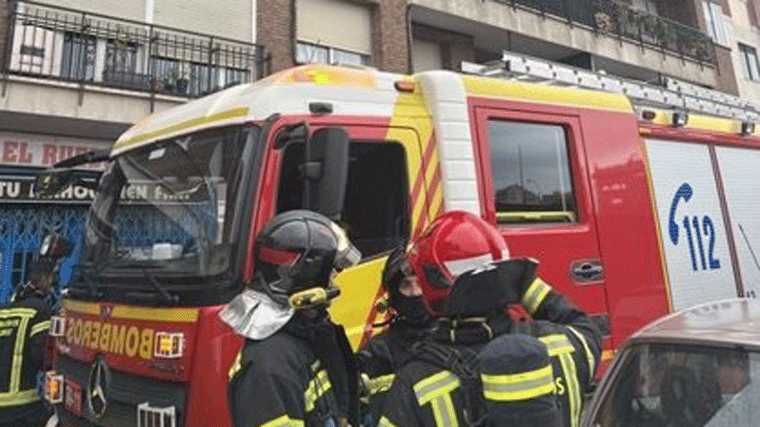Mueren dos ancianos en el incendio de su vivienda en el barrio de Ventas