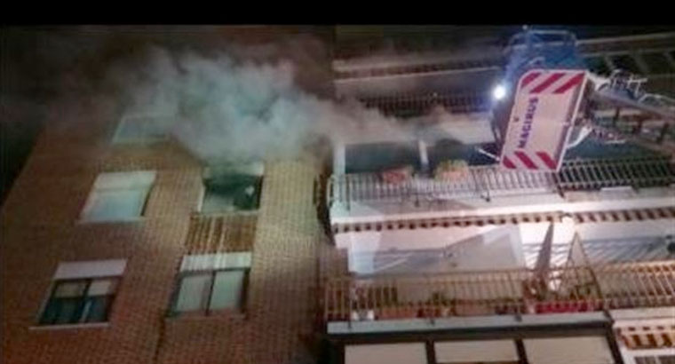 Un hombre de 61 años incendió su vivienda para acabar con sus vecinos