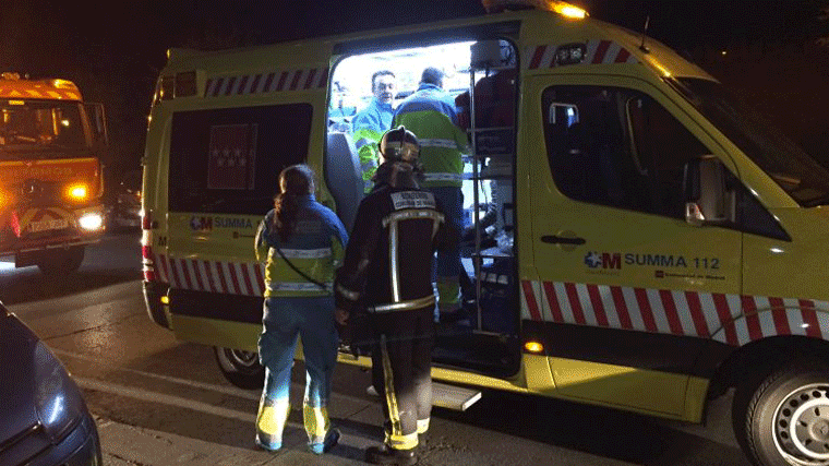 12 intoxicados por humo en el incendio de un edificio de ocho plantas