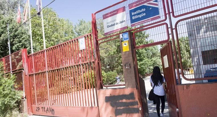 Tres menores detenidos por acoso a una compañera de clase en Pinto