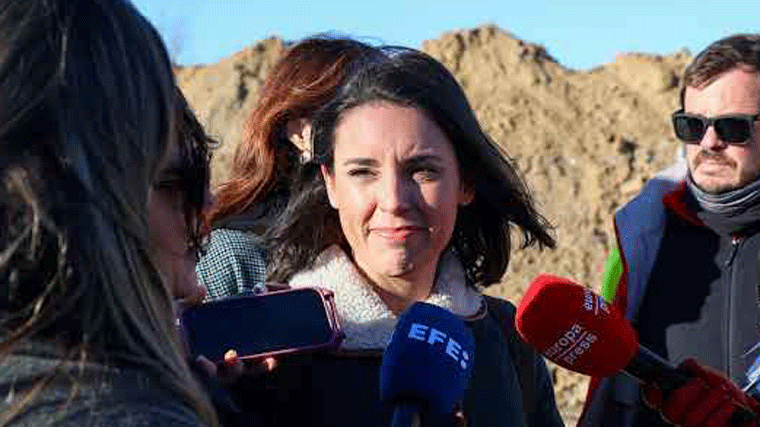 Irene Montero atribuye la causa al fiscal general a la 'guerra sucia' de Ayuso contra 'el Estado y la democracia'