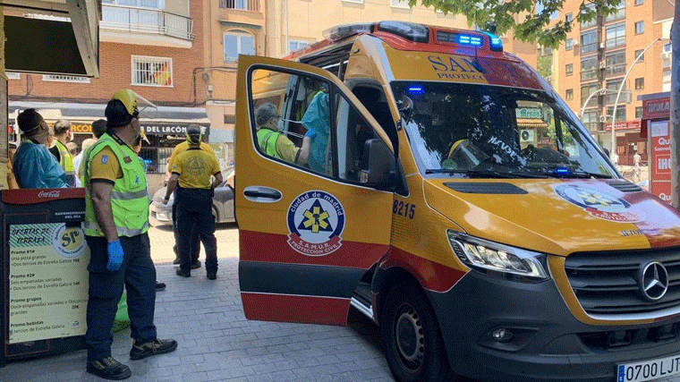 Trasladados a distintos hospitales tres jóvenes con quemaduras graves en Carabanchel