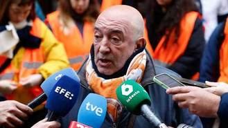 Aplazado por cuarta vez el desahucio de Mariano, un jubilado residente en un edificio de una orden religiosa en Embajadores