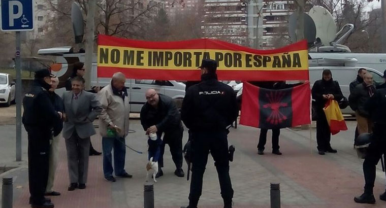 6 y 8 meses de prisión para los 14 ultras que asaltaron Blanquerna