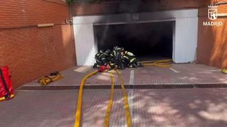 Incendio en garaje de Chamartín afecta a vehículos, sin heridos