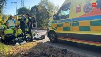 Motociclista de 21 años en estado crítico tras accidente en Tres Cantos