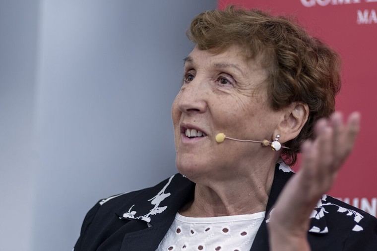 Paloma Díaz-Mas analiza la evolución de los libros y sus lectores en una conferencia