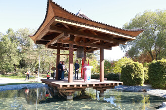 Alcobendas celebra el Día Internacional de la Paz con un emotivo acto en la pagoda japonesa
