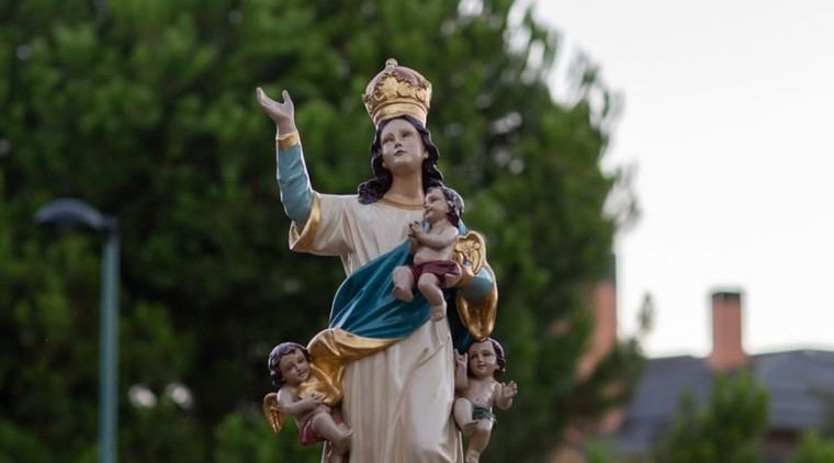Fiestas en honor a la Reina de los Ángeles en la Colonia de los Ángeles de Pozuelo