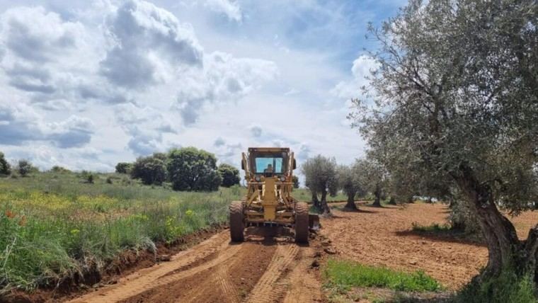 Casi 35 kilómetros de caminos rurales mejorados en 18 municipios de la región durante el primer semestre del año