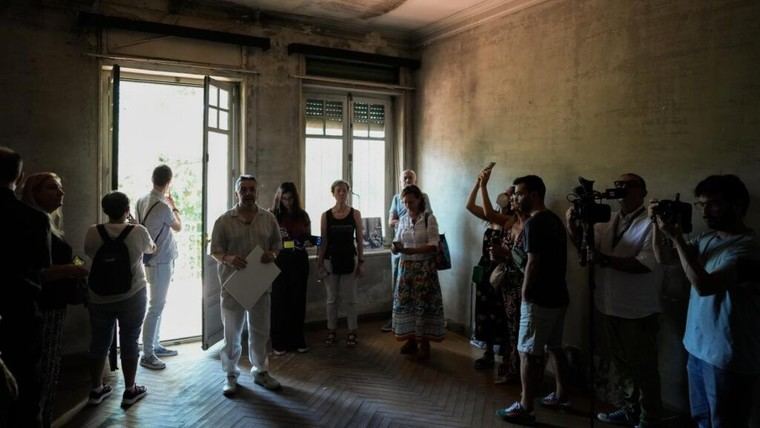 Velintonia abre sus puertas al público en la primera jornada de visitas a la casa de Vicente Aleixandre