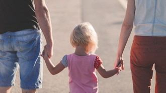 Nuevas ayudas de 1.000 euros para la conciliación familiar en Madrid para familias con hijos con patologías complejas