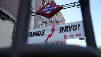 Metro de Vallecas se viste de gala para apoyar al Rayo en la final de la Conference League