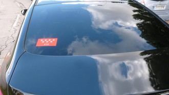 Nuevos distintivos antifraude para vehículos VTC en Madrid mejorarán identificación y seguridad