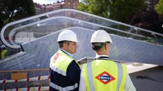 Nuevas escaleras mecánicas mejorarán el acceso en la estación de Metro de Estrella en Madrid