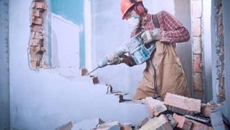 150 viviendas sociales para familias vulnerables en Madrid, transformando locales vacíos