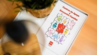 Apoyo domiciliario y atención telefónica para familias acogedoras en Madrid
