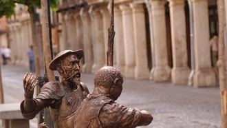 Rutas turísticas gratuitas en Alcalá de Henares para descubrir a Cervantes y sus personajes