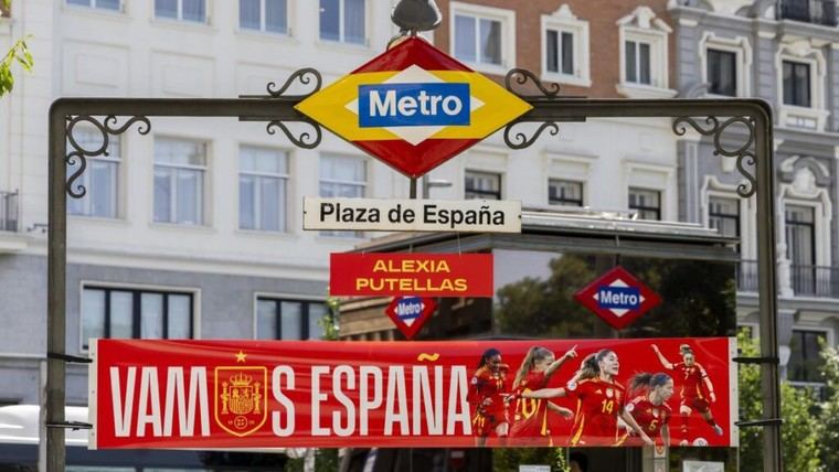 Madrid lanza una campaña en el Metro para apoyar a la Selección Femenina de Fútbol durante la Eurocopa 2025