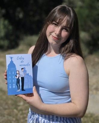 María Lauve debuta con su novela 'Cielos de acuarela' en la Feria del Libro de Alpedrete