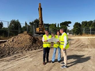 Nuevo campo de fútbol 7 con césped artificial en El Capricho I