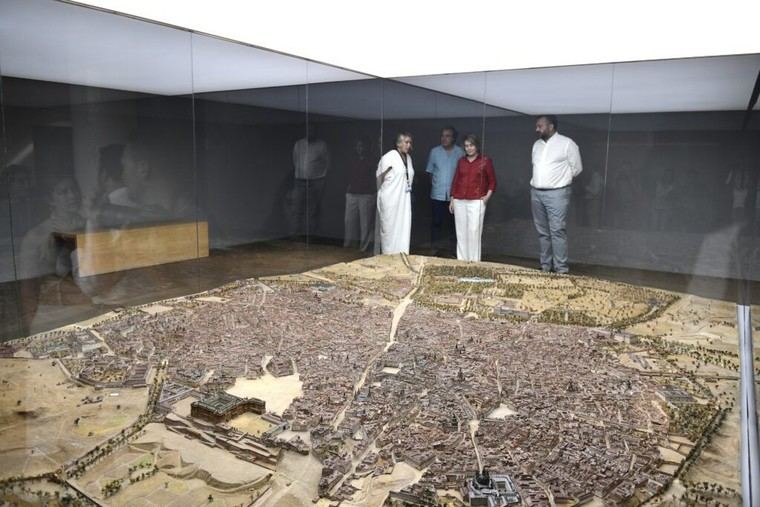 La maqueta de Gil de Palacio regresa al museo tras su restauración